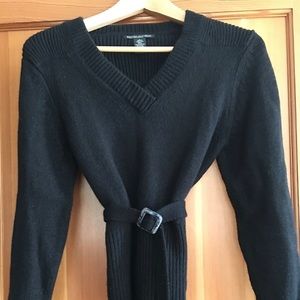 Banana Republic black wool sweater w/belt. L.
